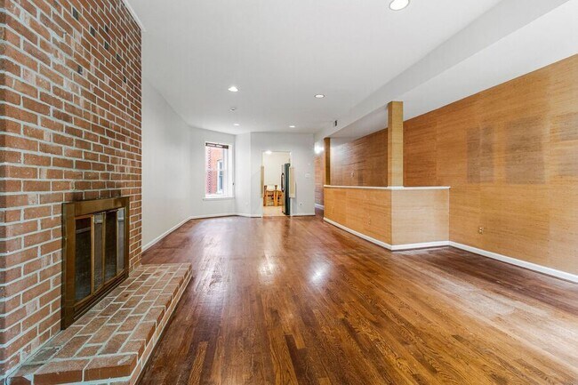 Building Photo - 127 11th St NE