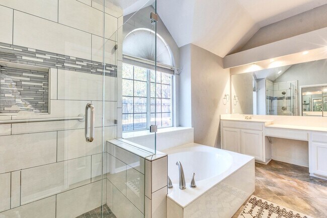 Building Photo - Beautiful Home in Shady Hollows Available ...