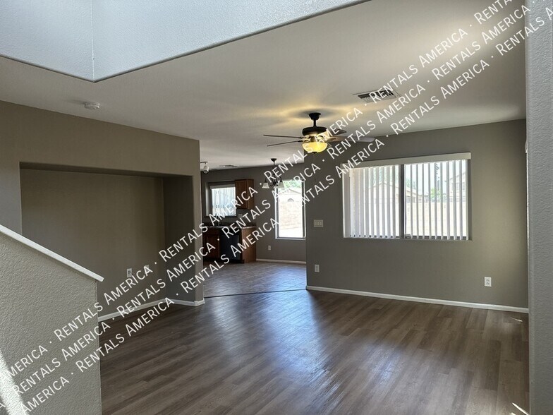 Building Photo - 1028 E Dragon Fly Rd