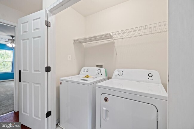 Building Photo - 6720 Emmanuel Ct