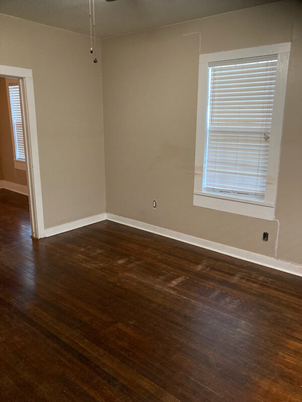 Building Photo - 710 Jeanette St