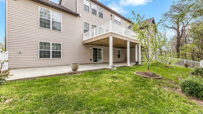 Building Photo - 303 Gateview Dr