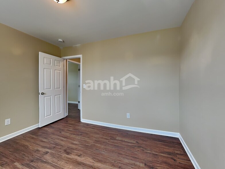 Building Photo - 5137 Brahman Dr