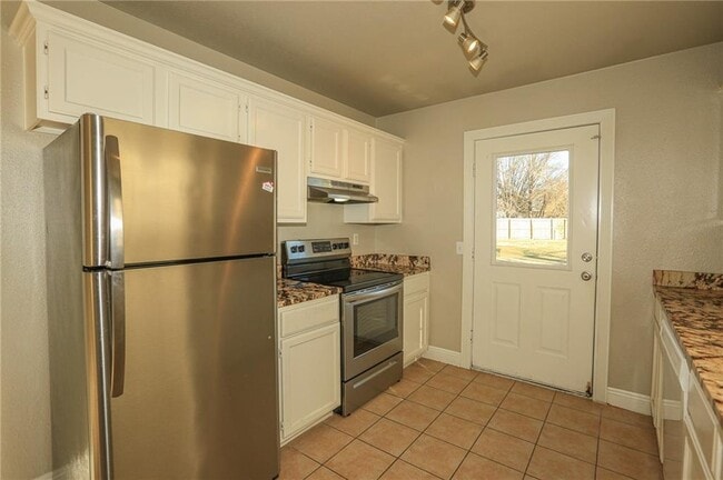 Building Photo - 50 Cheryl Cir