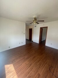 Building Photo - 307 9th Ave NE