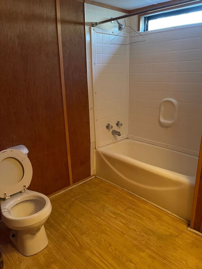 Building Photo - Beautiful Trailer Home