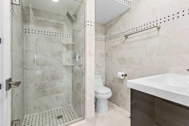 Building Photo - 14 Royal Palm Way