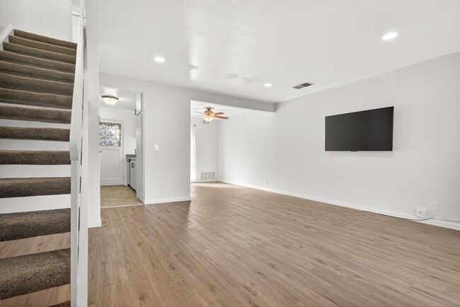 Building Photo - 101 Villa Cir