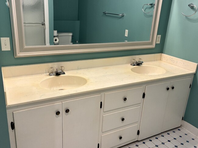 Building Photo - 2 Bedroom 1 Bath Home in Howells Point, Sunset Harbor, Bolivia, N C