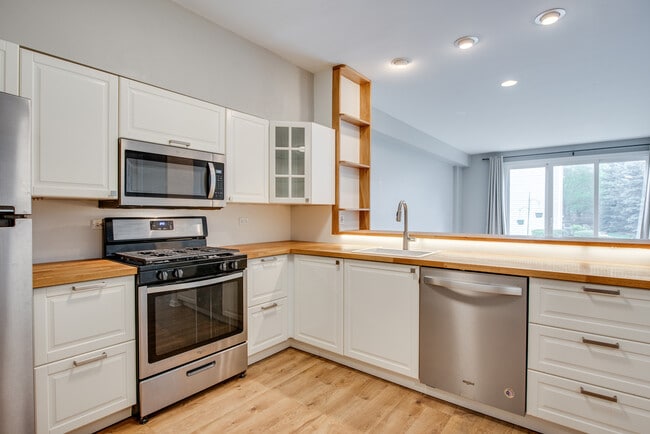 Building Photo - 2527 Bordeaux Ln