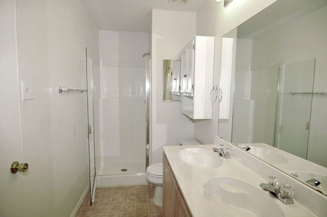 Building Photo - 2971 Celian Dr