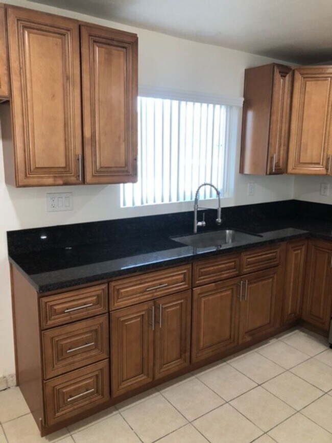 Building Photo - MOVE IN SPECIAL - Westminster One Bedroom ...