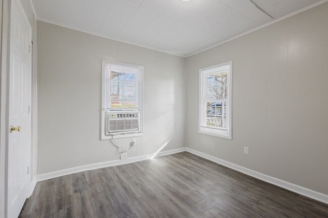Building Photo - 245 Evansdale Ave