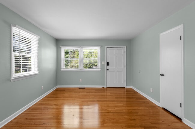 Building Photo - 522 S 22nd Ave