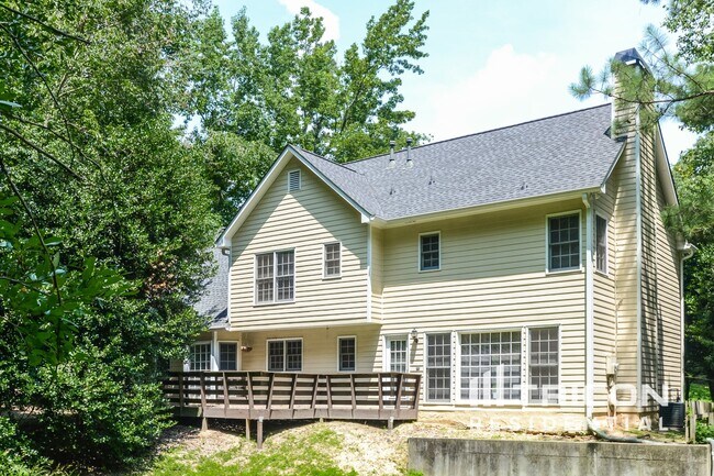 Building Photo - 1373 Wynford Gate