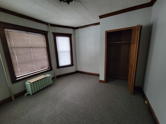 Building Photo - 929/931 e 6th st