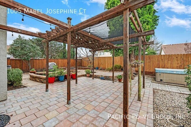 Building Photo - 1005 Mabel Josephine Ct