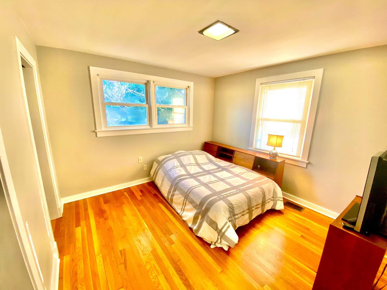 Building Photo - 225 Panorama Dr