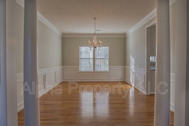 Building Photo - 120 Windsong Dr