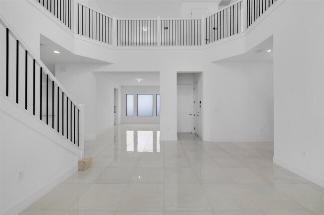 Building Photo - 8551 Swinley Frst Wy