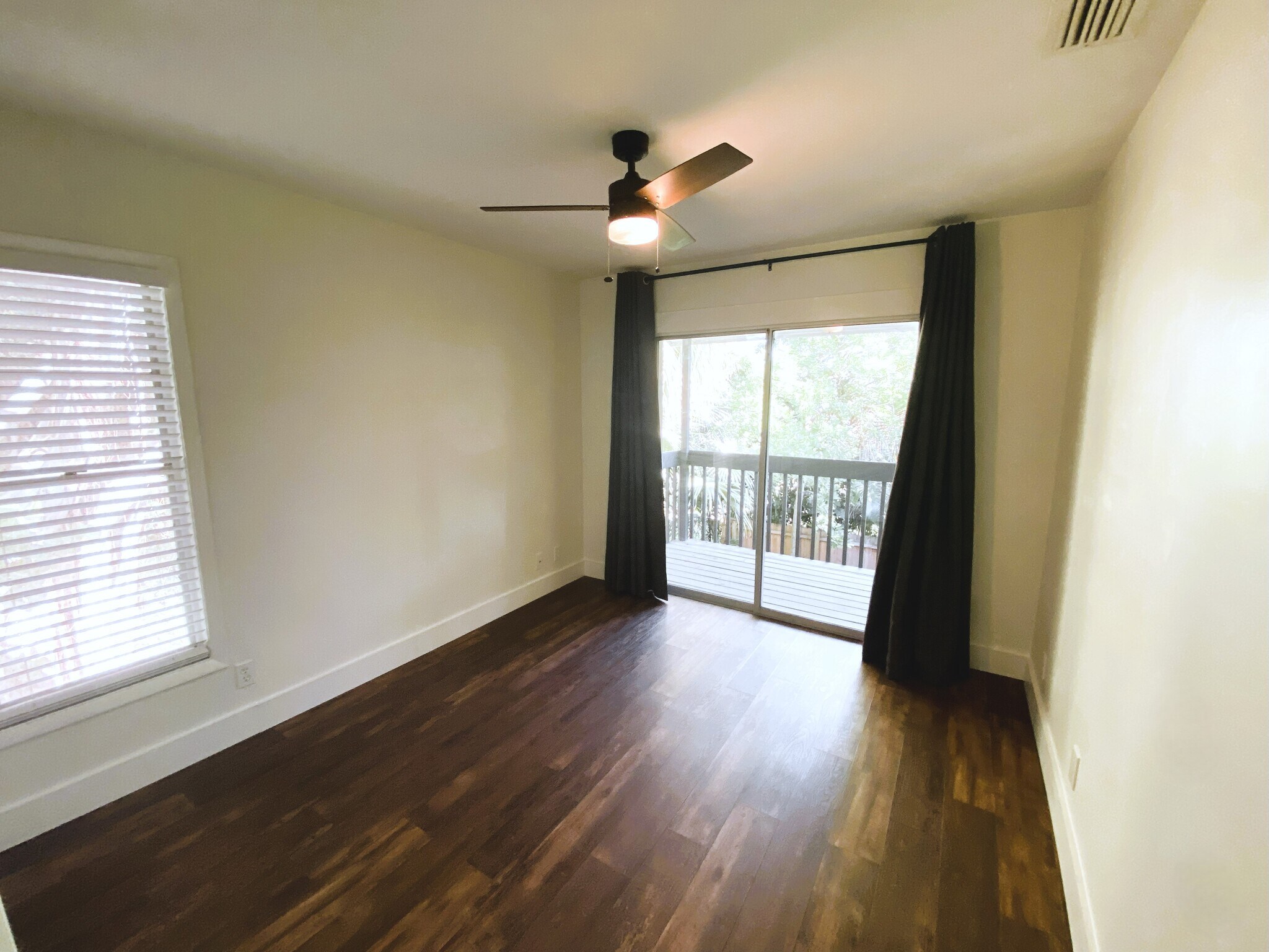 Building Photo - 9345 Green Meadows Way