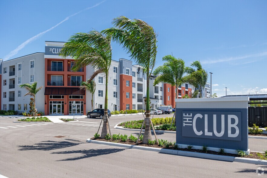 Entry Sign - The Club on Pine Island