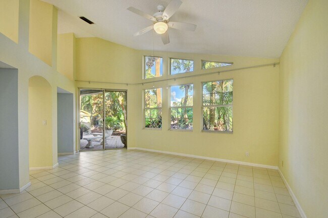 Building Photo - 9185 Baybury Ln