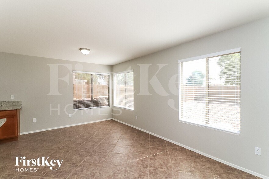 Building Photo - 9351 W Palmer Dr