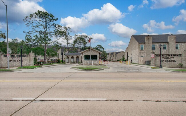 Building Photo - 3088 Holly Hall St