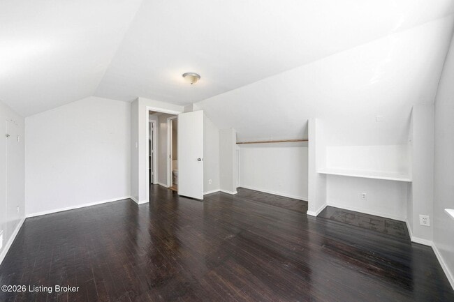 Building Photo - 3021 Wedgewood Wy