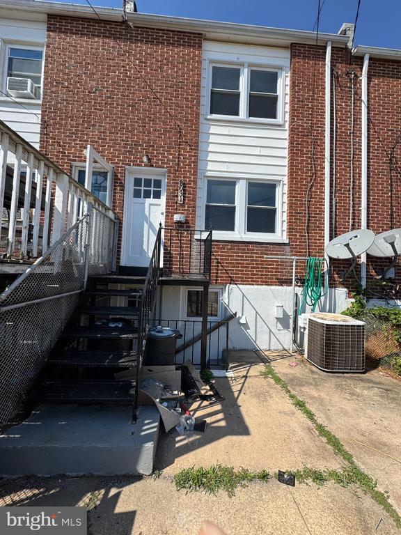 Building Photo - 8031 Wynbrook Rd