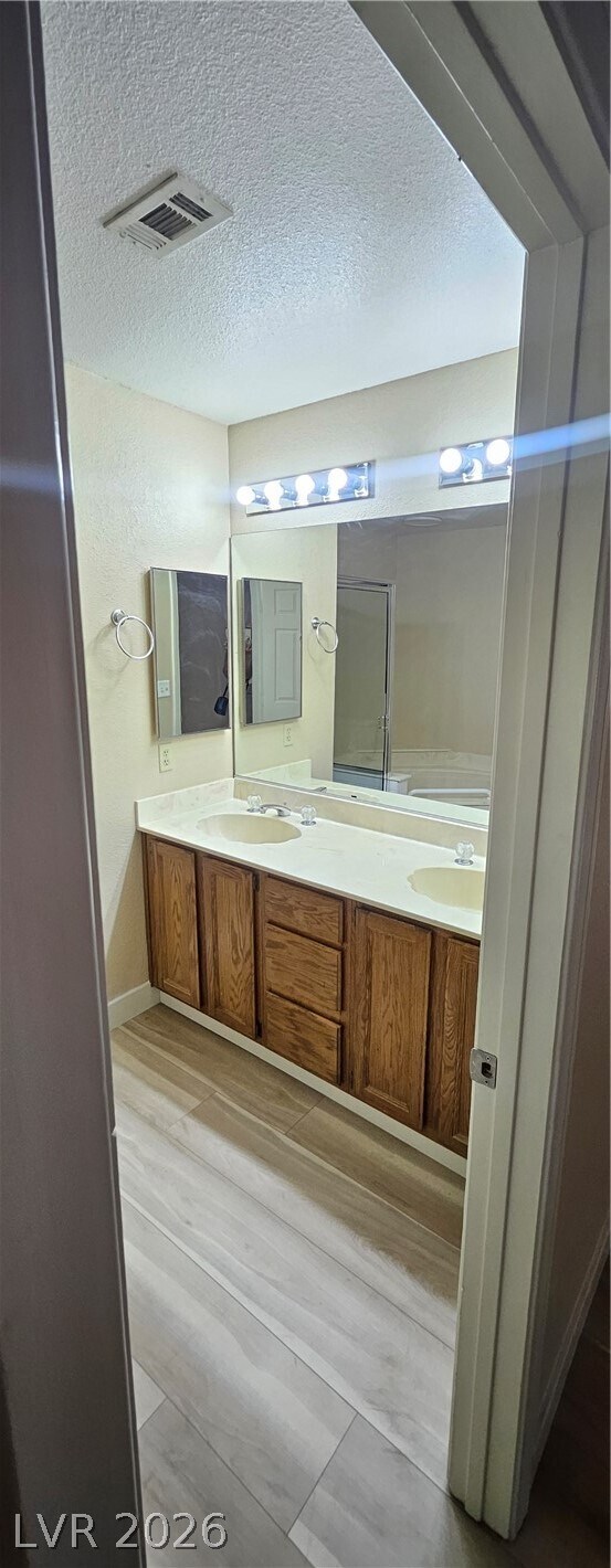 Building Photo - 313 Beethoven St