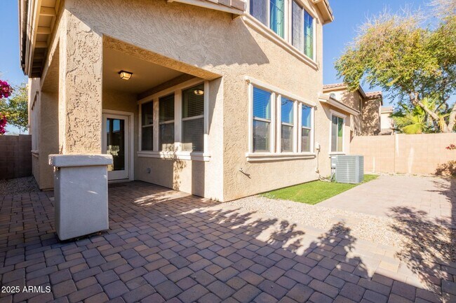 Building Photo - 3215 E Sports Dr