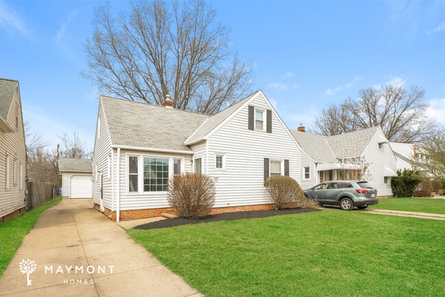 Building Photo - 24401 Glenforest Rd