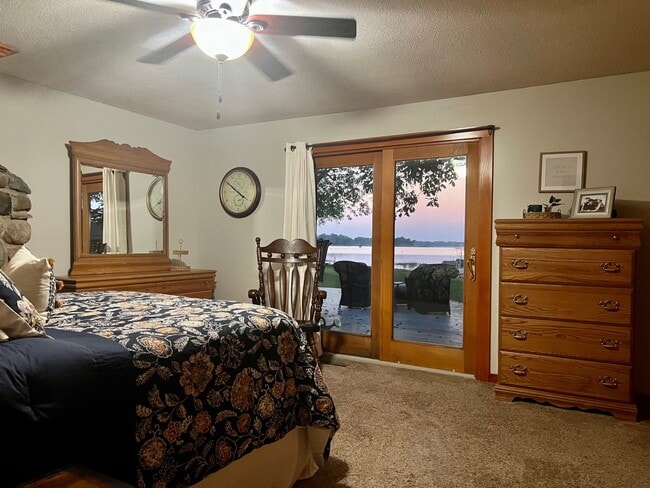 Building Photo - 7560 N Shore Circle North