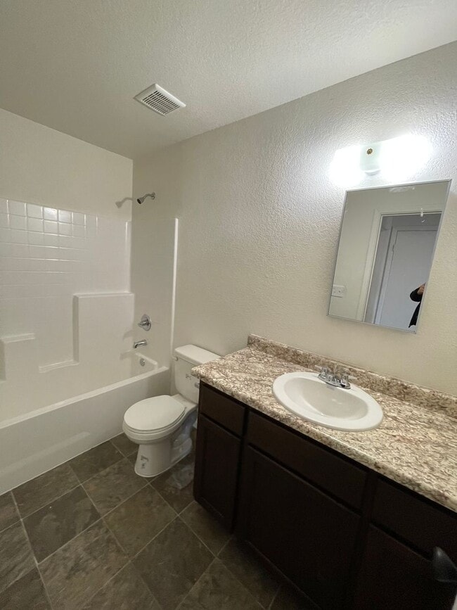 Building Photo - NEARLY NEW Home in the Desired Desert Sands Subdivision!