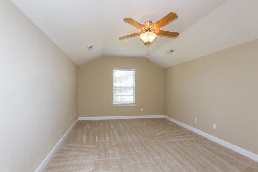 Building Photo - 6246 Silver Chime Way