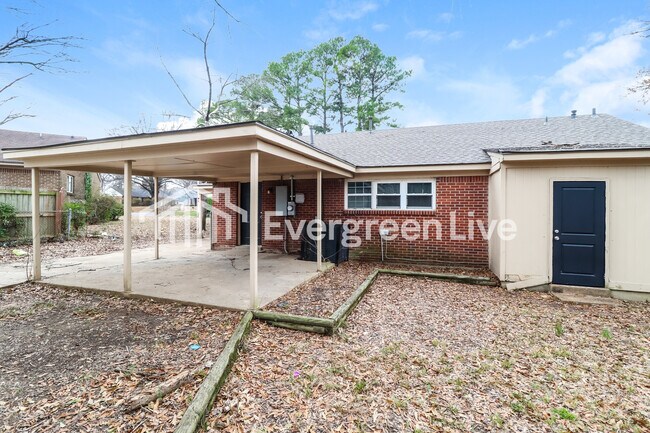 Building Photo - 4053 Chippewa Rd