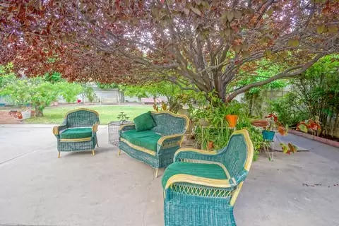 Building Photo - 713 Montclaire Dr NE