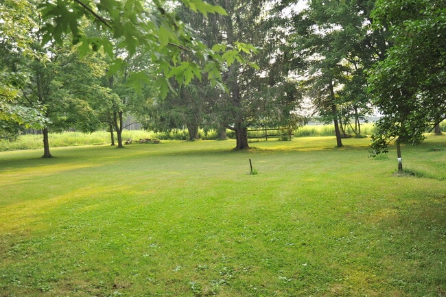 Building Photo - 8071 River Rd