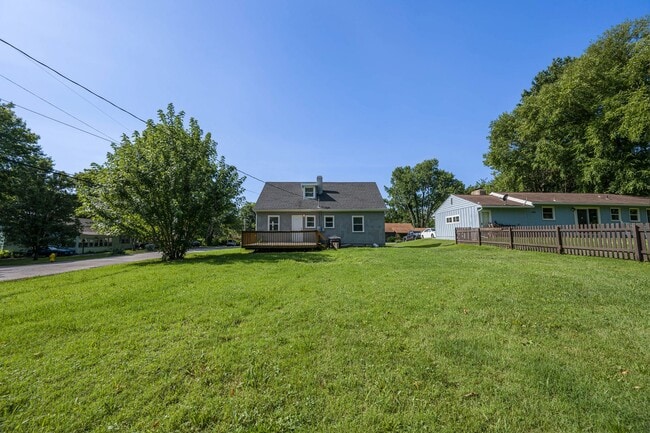 Building Photo - Charming 2-Story Home on Corner Lot in Ray...