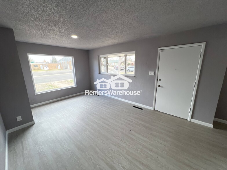Building Photo - 3525 Forest St