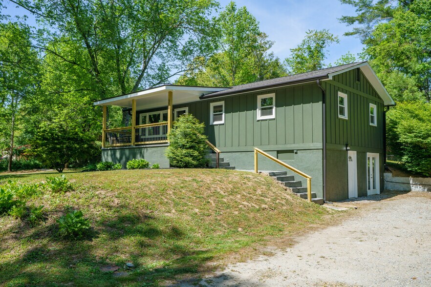 Building Photo - 398 Highland Park Rd