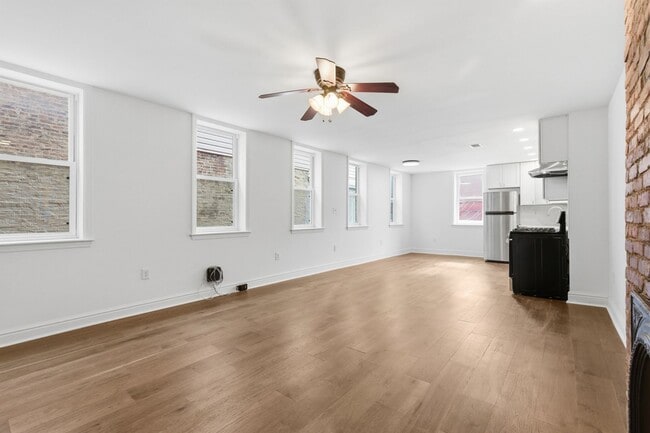 Building Photo - 2306 E Carson St