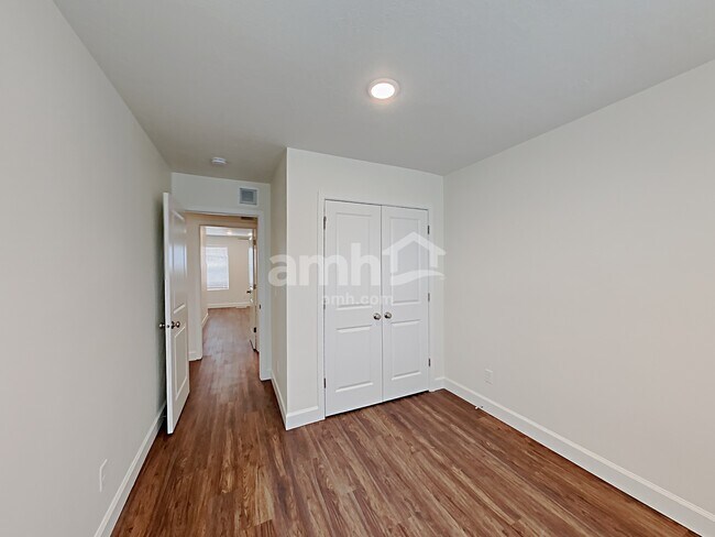 Building Photo - 6088 S Jordan Pkwy W