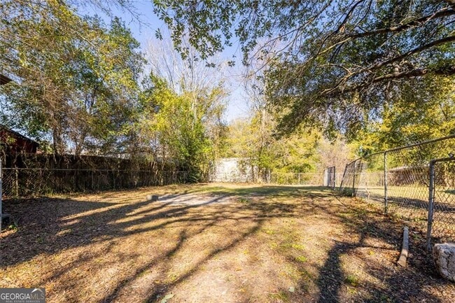 Building Photo - 355 McCartha Dr
