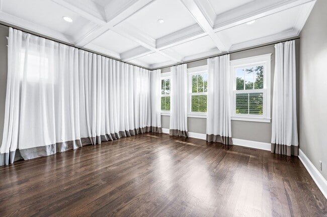 Building Photo - Stunning 4BE/3.5BA home in the heart of Gr...