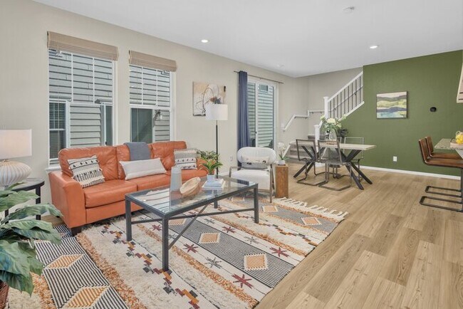 Building Photo - Off-The-Charts Incredible Collier Hill Home