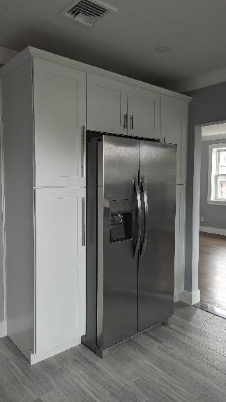 Building Photo - Renovated Modern 2 Bedroom -  No Fee