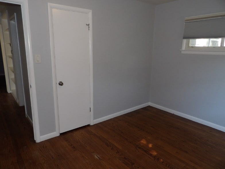 Building Photo - 3911 Azalea St